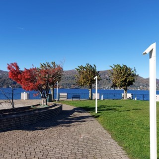 Il parco sul lungolago di Ranco dove si svolgerà il Ferragosto e il raduno mondiale Brovelli Day