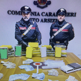 Trovato con trenta panetti di cocaina: arrestato dai carabinieri