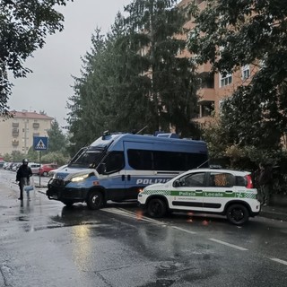 Bosco di via Curtatone, il giorno dello sgombero. Sul posto polizia ed elicottero