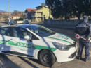 A zig zag per Luino con l'auto: la polizia locale lo ferma e lo trova con un tasso alcolemico quattro volte superiore ai limiti