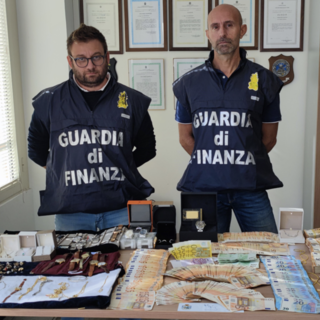 Contrabbando di orologi di lusso. Maxi sequestro della Finanza a Malpensa