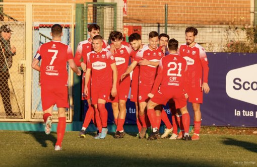 Varesina vincente al secondo posto (foto Enrico Scaringi - Varesina Calcio)