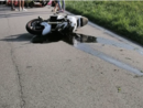 FOTO - Mattinata di incidenti: a Brebbia un'auto centra una moto