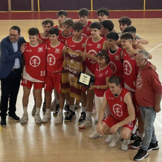 FOTO - Il liceo scientifico Ferraris trionfa a Mestre nella Supercoppa delle scuole