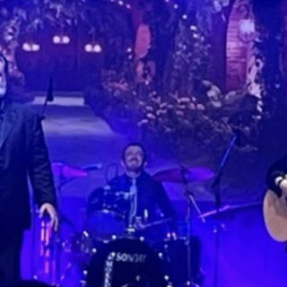 FOTO. Russell Crowe fa impazzire i Giardini Estensi: «Questa sera sono italiano»