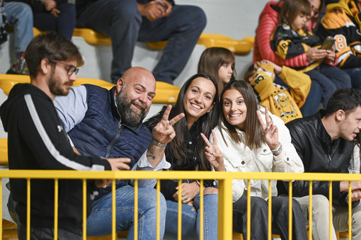 FOTOGALLERY. Oltre 700 mastini all'Acinque Ice Arena si rimettono in marcia verso nuovi sogni