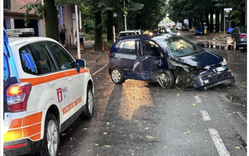 Le foto dell'incidente di Busto Arsizio in viale Sicilia