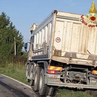 Schianto tra una moto e un camion: un morto a Lainate