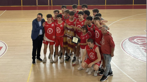 FOTO - Il liceo scientifico Ferraris trionfa a Mestre nella Supercoppa delle scuole
