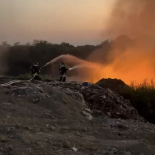 Spento l'incendio alla discarica regionale di Gorla Maggiore