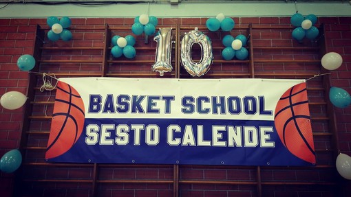 La protesta del Basket School Sesto Calende: «A breve dovremo sospendere le attività per l'inagibilità della palestra»