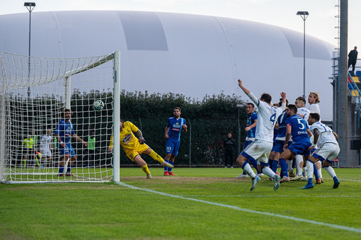 Riceputi insacca il 2-2 con la Solbia in dieci: il Chinetti esplode (foto Alessandro Umberto Galbiati)