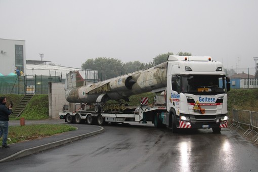 FOTO. Uno storico F-104 Starfighter &quot;atterra&quot; sulle strade di Sesto Calende