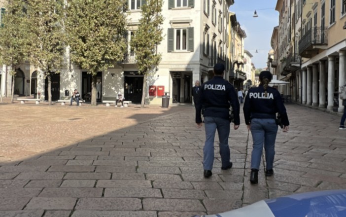 Sangue in centro a Varese (foto d'archivio)