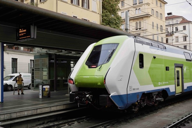 Trenord, nel 2024 circolati 755mila treni: +4% rispetto al 2023. Puntualità all'80%, ma i ritardi restano una “sfida”