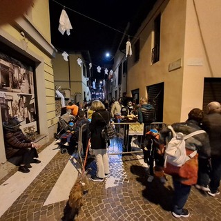 FOTO. Halloween a Taino: più di mille persone in centro a fare festa