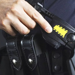 Lega presenta mozione per dotare la Polizia Locale di Varese del taser