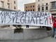 Striscione in piazza Monte Grappa: &quot;Un anno di regime e miseria. Vi svegliate?!&quot;. Tomasella: «Non basta solo arrabbiarsi»