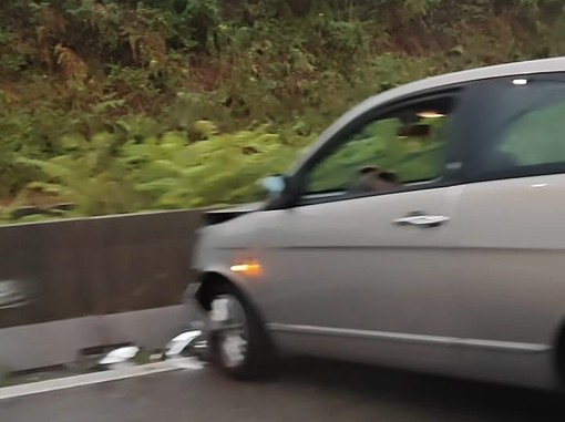 L'auto finita fuori strada sulla superstrada di Malpensa