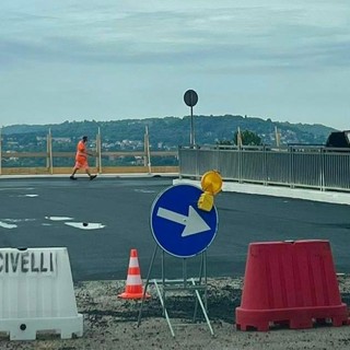 Ultimi lavori al ponte del Gaggianello in viale Europa prima della riapertura