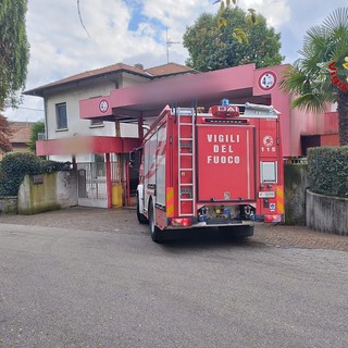 I vigili del fuoco sul luogo dell'incidente sul lavoro