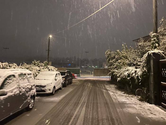 VIDEO - Una sera di altri tempi nella Varese innevata