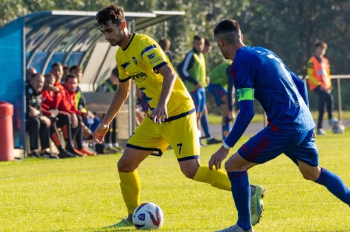 Varesina, 3-0 da sballo: Bertoli bomber, quinto clean sheet, miglior attacco e vetta a -1