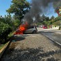 Auto in fiamme al Villaggio Olandese: intervengono i vigili del fuoco