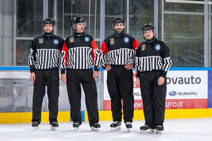 La quaterna di arbitri e linesmen della sfida persa sabato scorso dai Mastini contro l'Alleghe