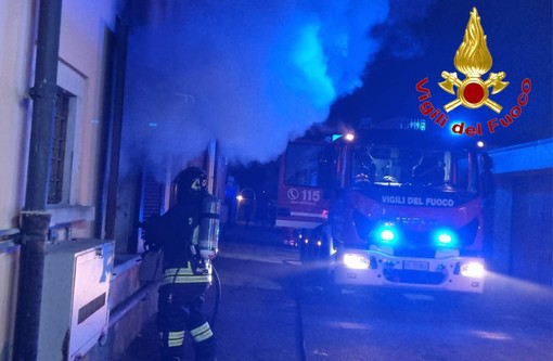 I vigili del fuoco al lavoro a Olgiate