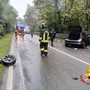 FOTO. Frontale tra auto sulla Provinciale a Luino: due feriti