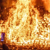 E' il giorno del Falò di Sant'Antonio: alle 21 l'accensione della pira