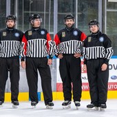 La quaterna di arbitri e linesmen della sfida persa sabato scorso dai Mastini contro l'Alleghe