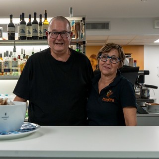 Paolo Mazzocchi e Luisella Antonini, sotto con lo staff (foto Michele Del Re)