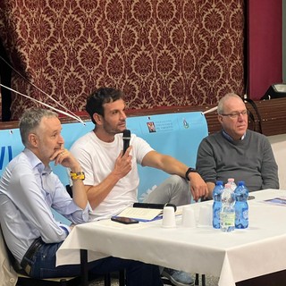 Marco Parolo a Daverio insieme a Francesco Caielli e don Walter Sosio