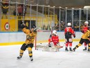 Michael Mazzacane, come l'anno scorso, segna i gol decisivi della qualificazione alle Final Four: in foto l'esultanza dopo l'1-0 (foto di Alessandro Umberto Galbiati)