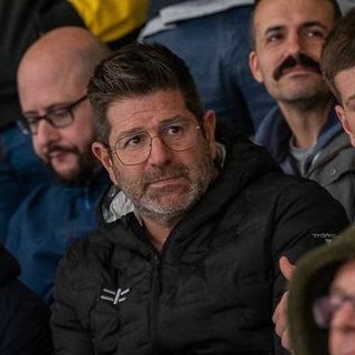 Carlo Bino in tribuna dell'Acinque Ice Arena