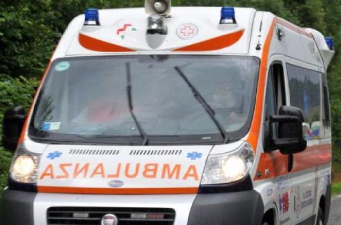 Incidente in viale Aguggiari: ferita una ragazza di 26 anni