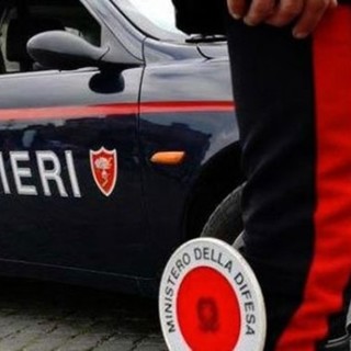 Varese, trovato in piazza Repubblica con la droga da spacciare: giovane irregolare in manette