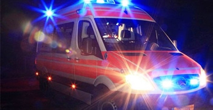 Alcol e giovani, tanti interventi in nottata. Grave una 23enne