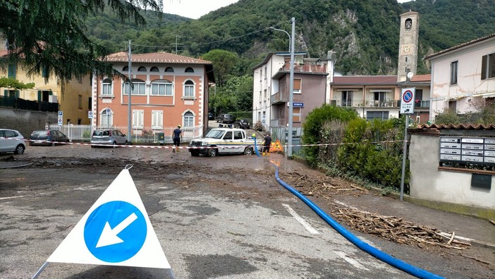 Parcheggio in via Riazzo allagato