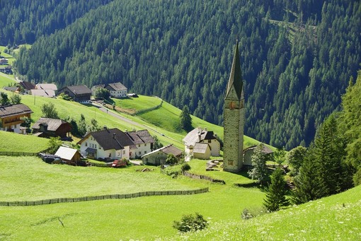 Natura e sport in Alta Badia: una destinazione per l'autunno e l'inverno