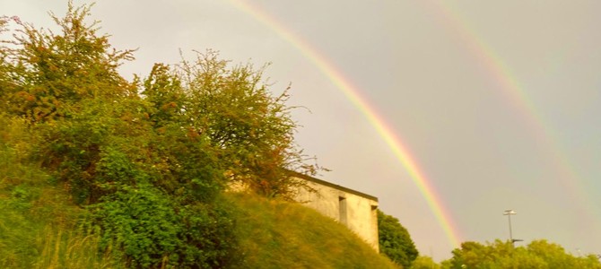 A Varese acquazzoni improvvisi, temperatura giù di 10 gradi e... arcobaleni