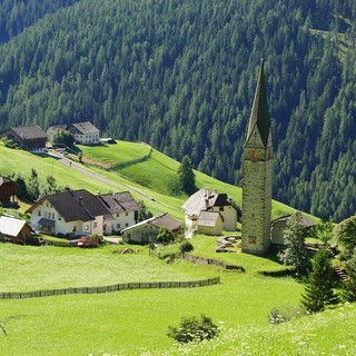 Natura e sport in Alta Badia: una destinazione per l'autunno e l'inverno