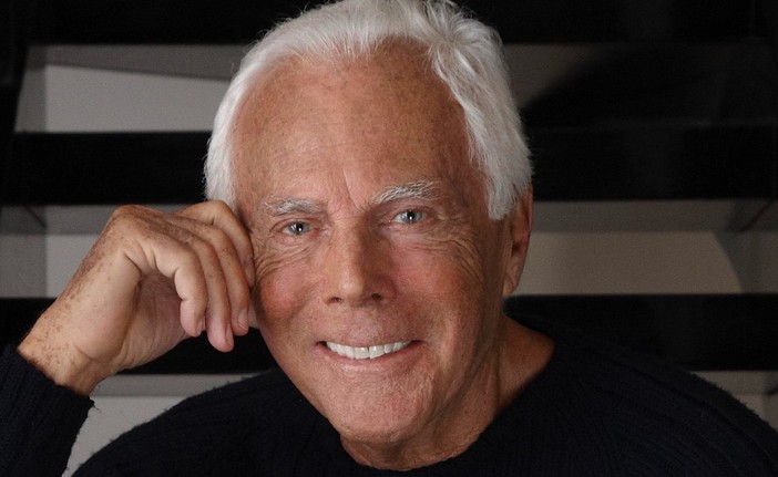 Novant'anni di Giorgio Armani, la festa a sorpresa in azienda