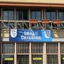 Striscione a celebrare il successo di Caterina in centro Albizzate