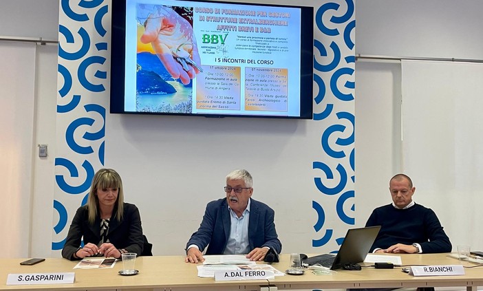 Da sinistra: Simona Gasparini, Alfredo Dal Ferro e Roberto Bianchi alla presentazione del corso