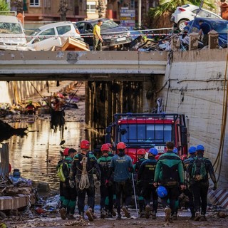 Alluvione in Spagna, anziana salvata dopo tre giorni in auto