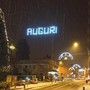 Bisuschio innevata e illuminata per le feste