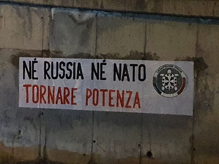 Guerra in Ucraina, CasaPound: «Né Russia né Nato, Italia torni potenza»